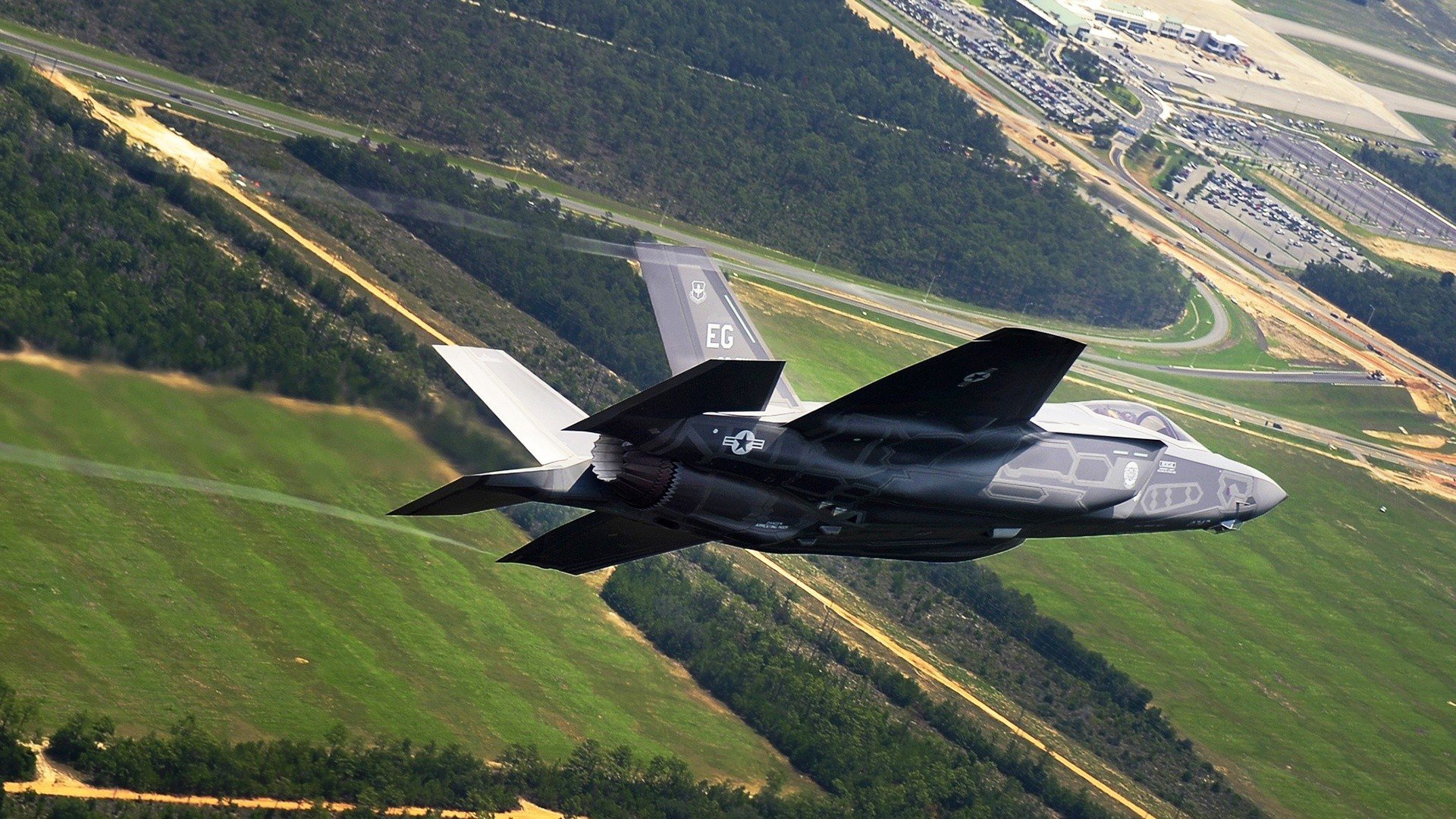 乐鱼体育官网-媒体预测联赛冠军归属悬念仍在后续每一场都至关重要，预测今年总冠军